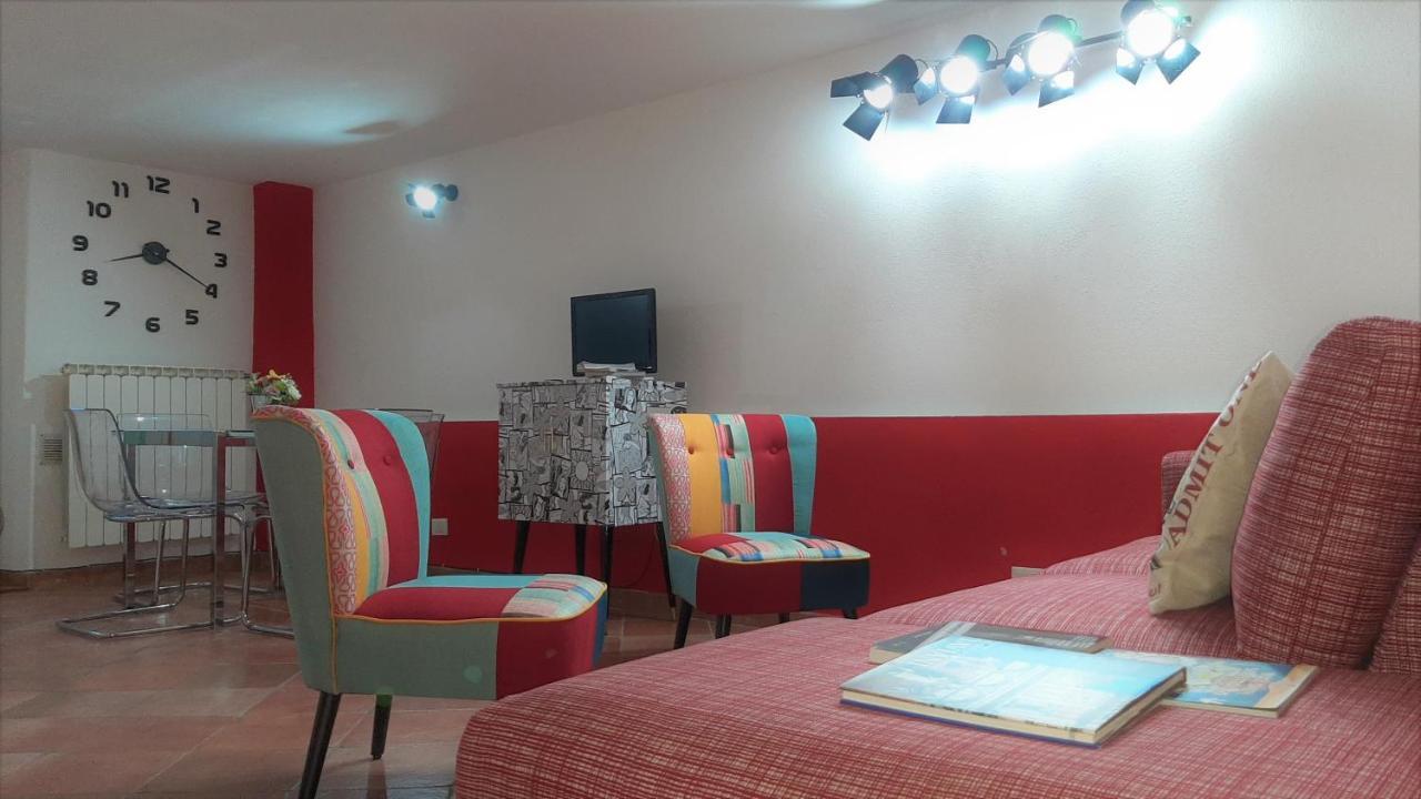 Movie Star Apartment With Garden ฟลอเรนซ์ ภายนอก รูปภาพ
