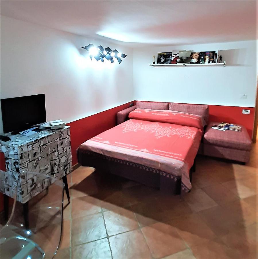 Movie Star Apartment With Garden ฟลอเรนซ์ ภายนอก รูปภาพ