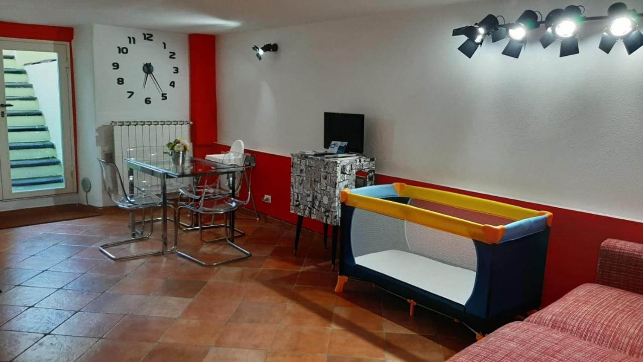 Movie Star Apartment With Garden ฟลอเรนซ์ ภายนอก รูปภาพ