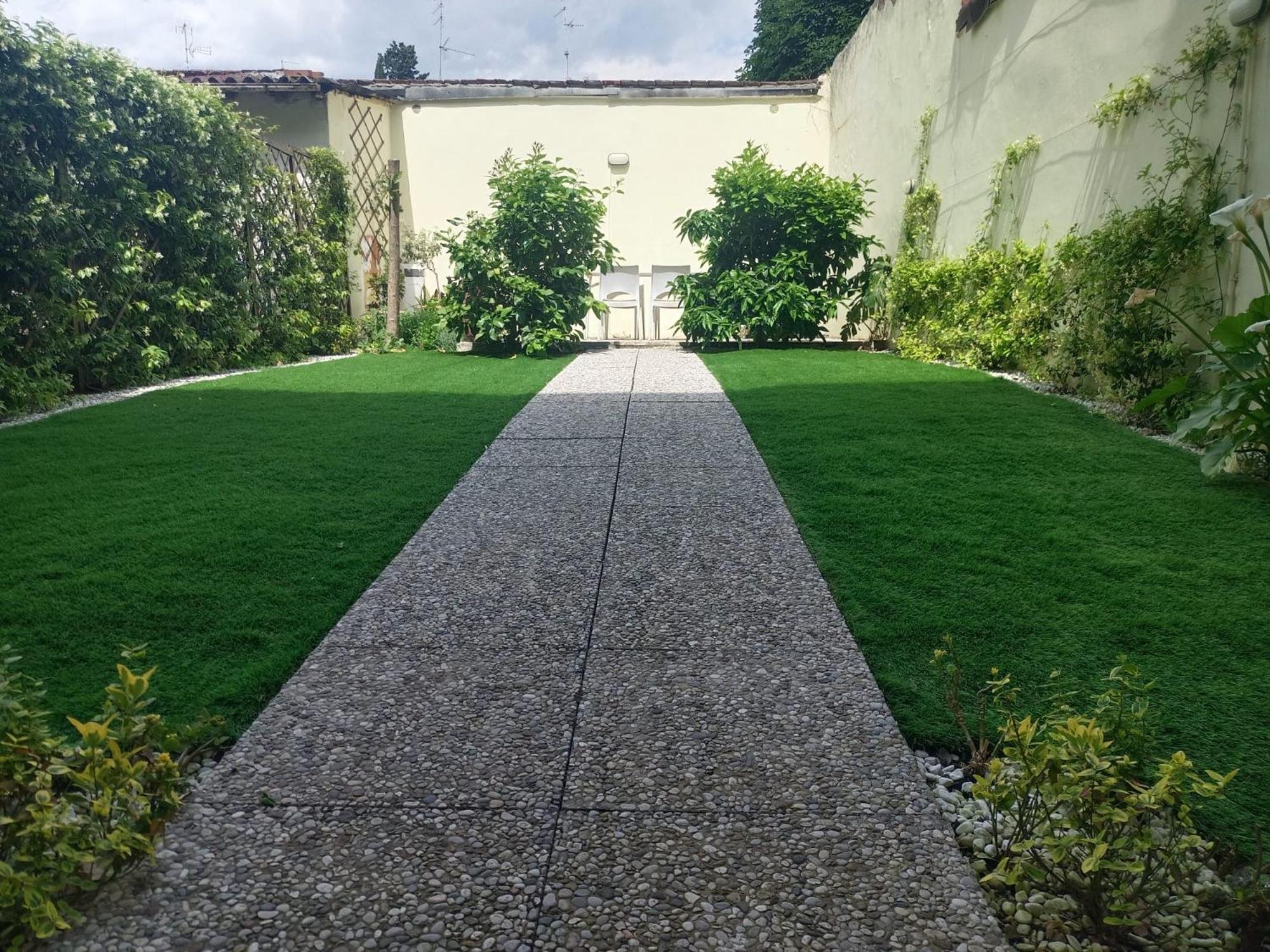 Movie Star Apartment With Garden ฟลอเรนซ์ ภายนอก รูปภาพ